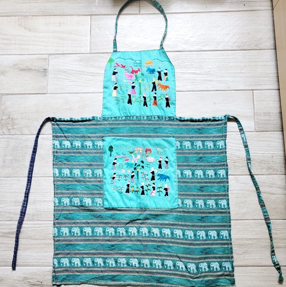 Hill tribe hand-embroidered apron - Picture 4 of 5